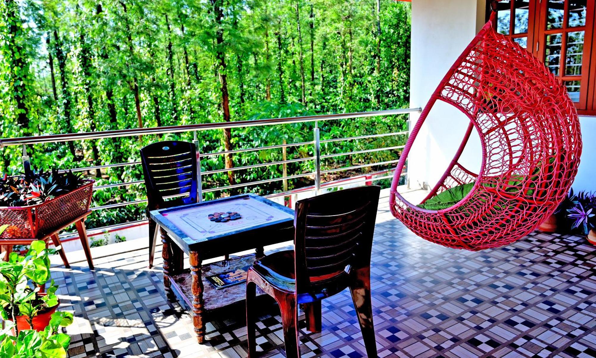 Hulihara Homestay - Full Villa, Coffee Estate & Balcony View Sakleshpur Eksteriør billede